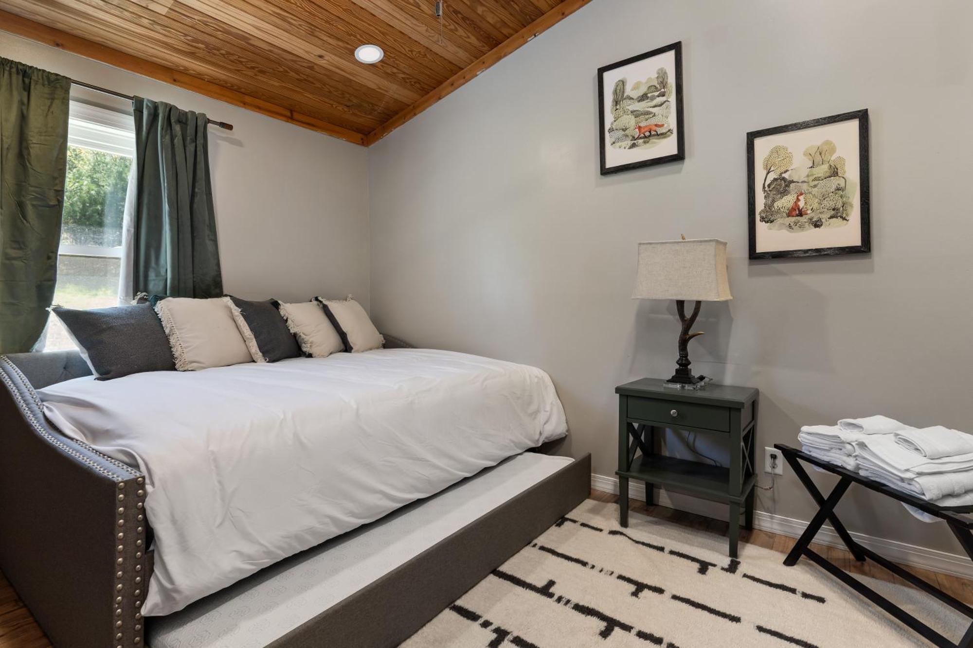 Spacious Cabin Near Hocking Hills And Caves With Hot Tub And Firepit Laurelville Ngoại thất bức ảnh