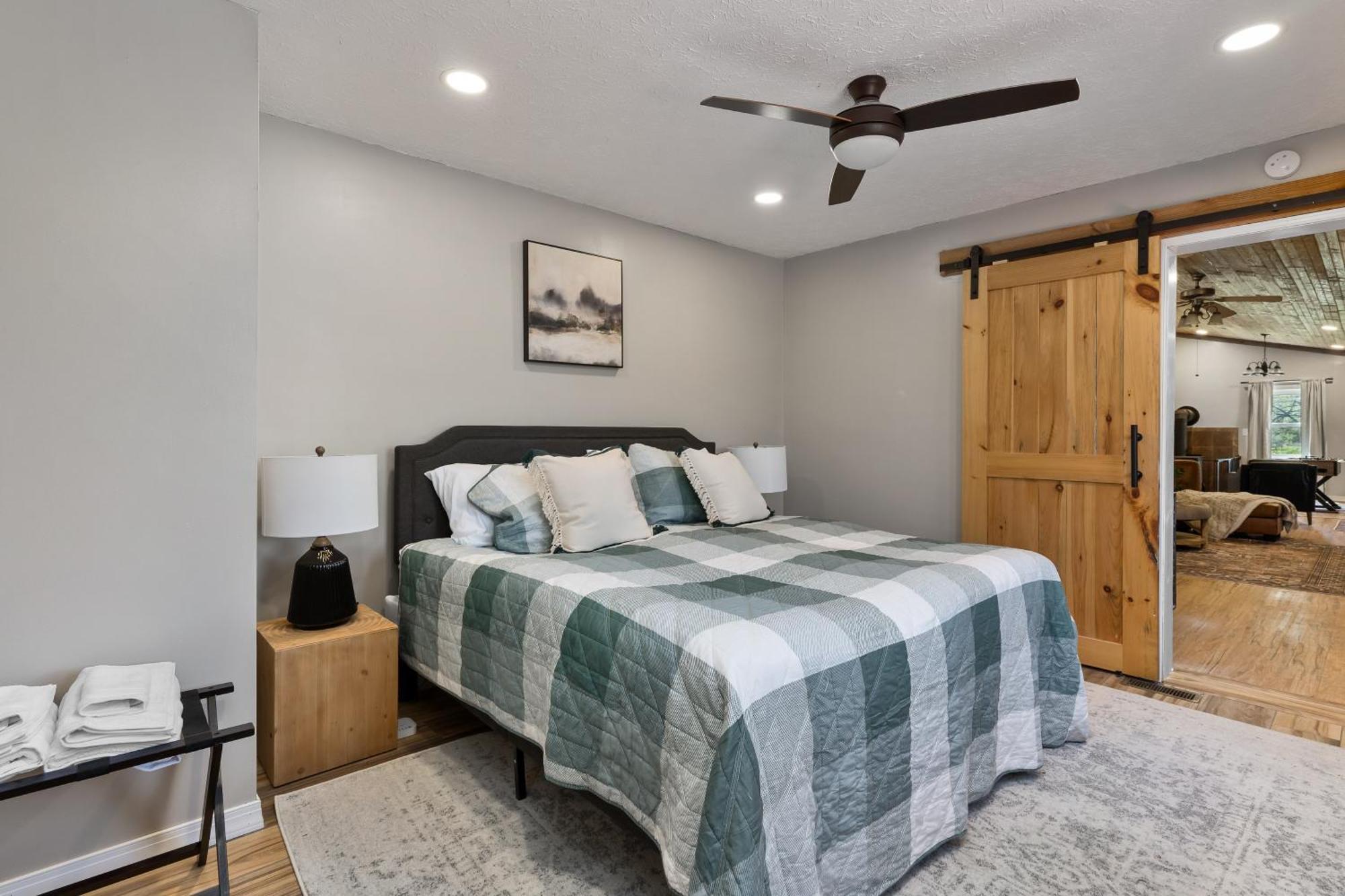 Spacious Cabin Near Hocking Hills And Caves With Hot Tub And Firepit Laurelville Ngoại thất bức ảnh