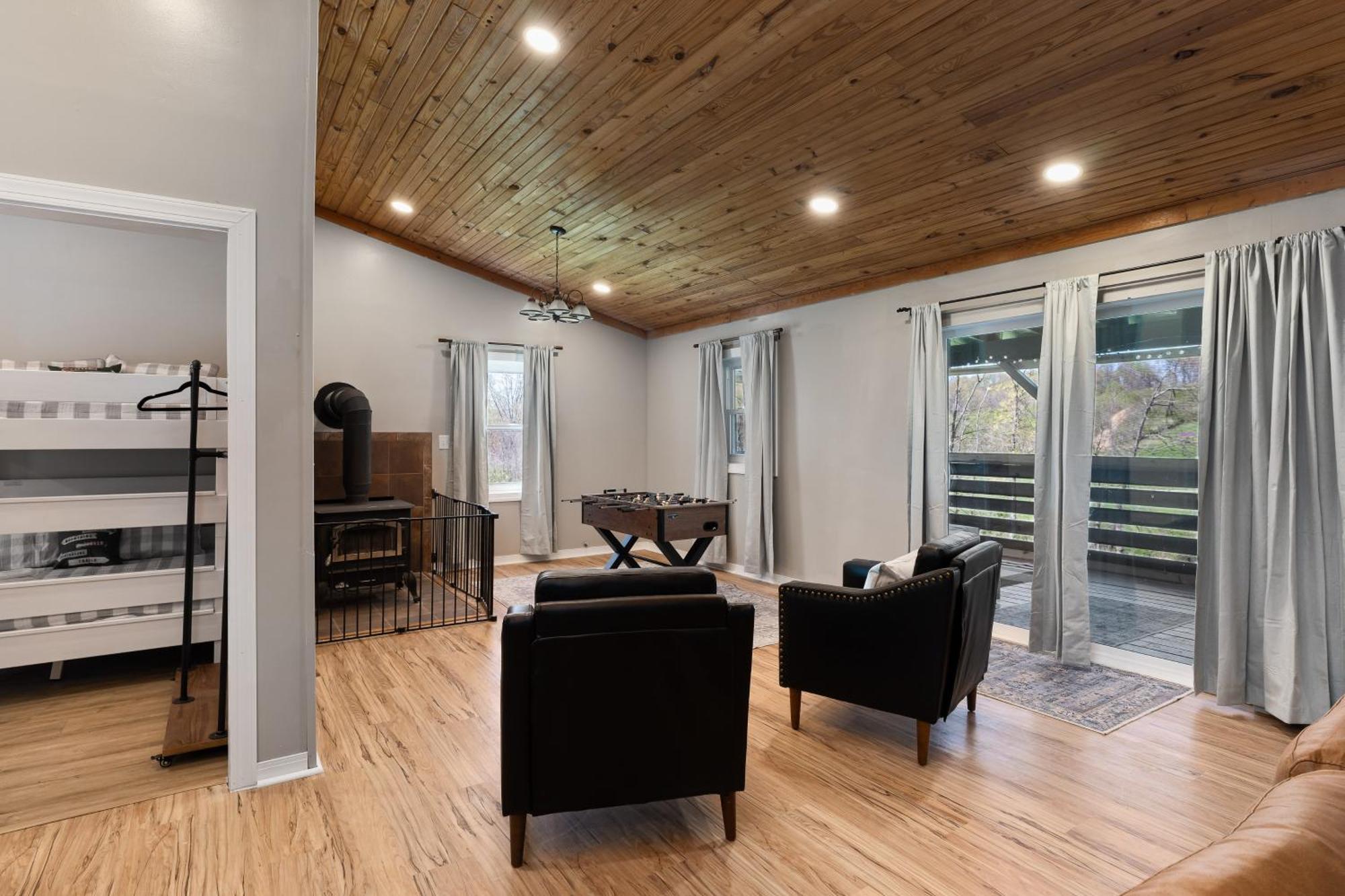Spacious Cabin Near Hocking Hills And Caves With Hot Tub And Firepit Laurelville Ngoại thất bức ảnh
