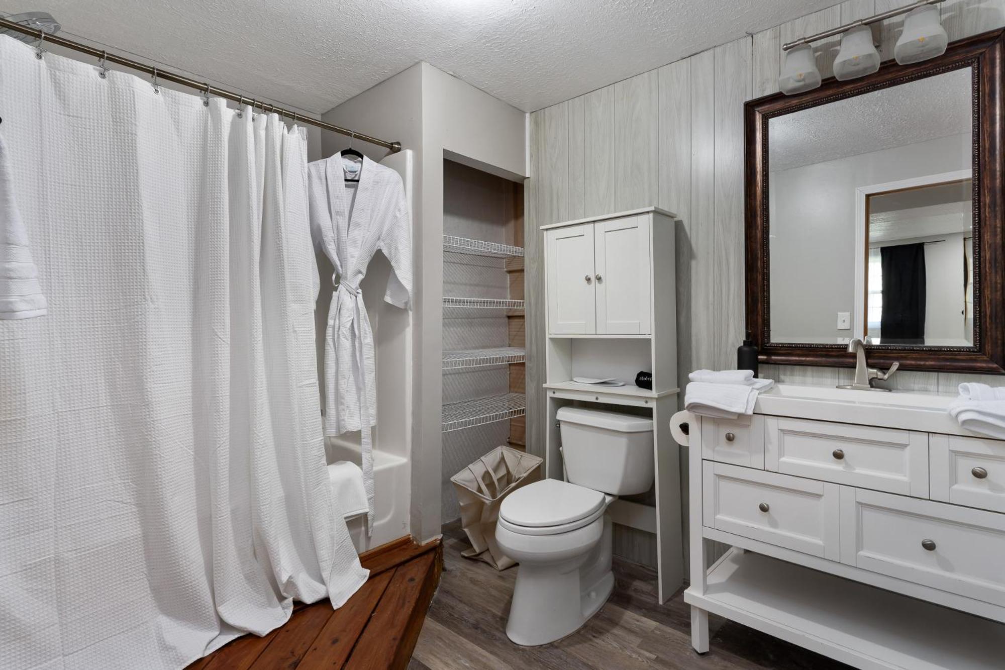 Spacious Cabin Near Hocking Hills And Caves With Hot Tub And Firepit Laurelville Ngoại thất bức ảnh