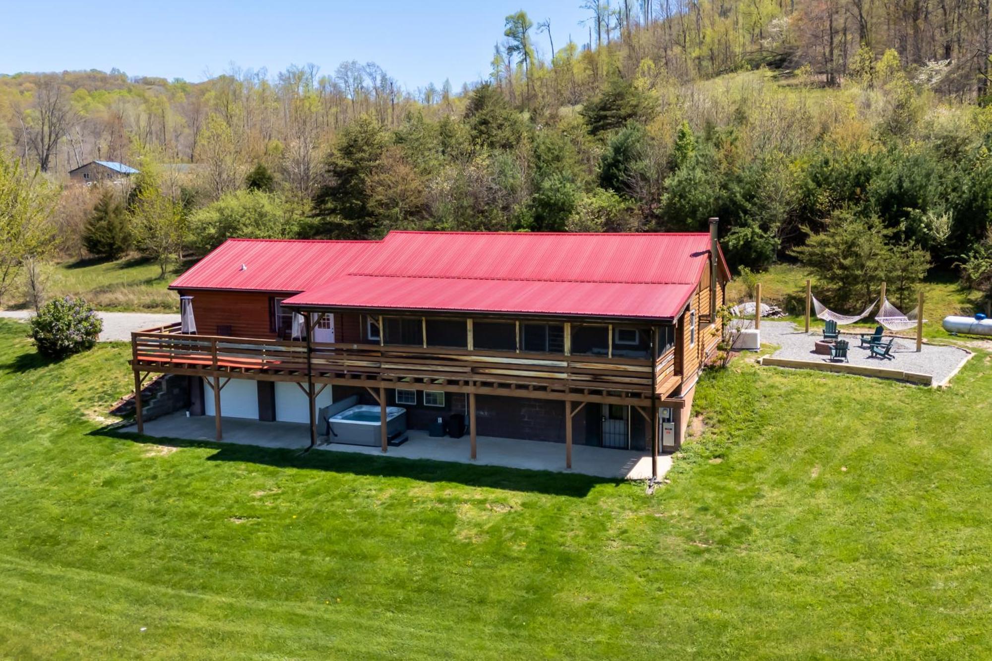 Spacious Cabin Near Hocking Hills And Caves With Hot Tub And Firepit Laurelville Ngoại thất bức ảnh